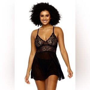 Felina size small Elegant Black Lace lingerie NWT